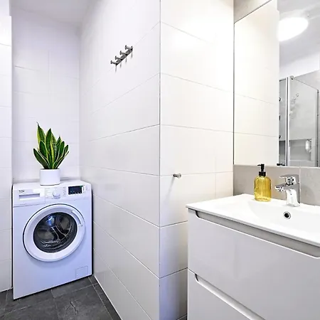 Golden Apartments/op25