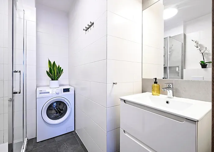 Golden Apartments/op25